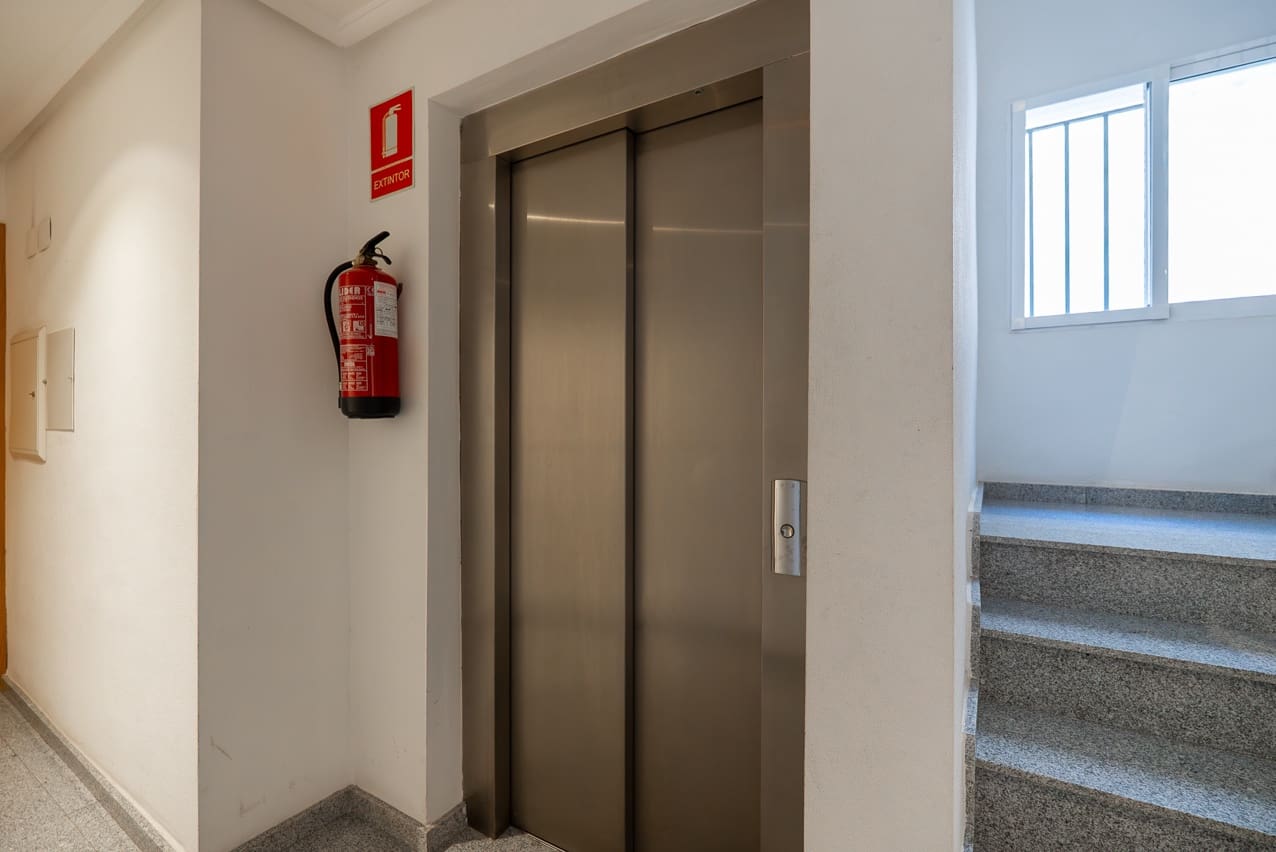 3 soveværelse Lejlighed til salg i Pinoso med swimmingpool - € 149.950 (Ref: 9308815)