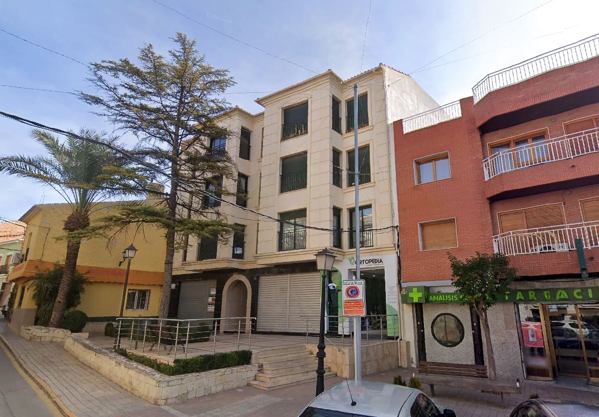 3 soveværelse Lejlighed til salg i Pinoso med swimmingpool - € 149.950 (Ref: 9308815)