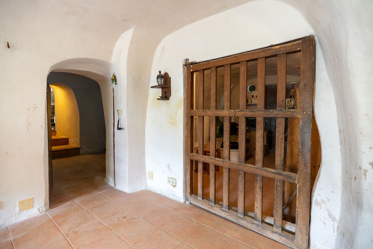 4 soveværelse Hulehus til salg i Algayat med swimmingpool - € 149.950 (Ref: 9312066)