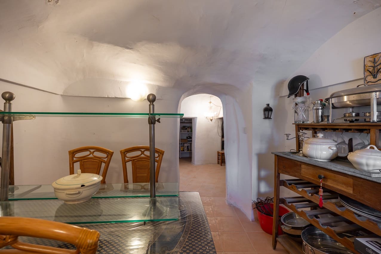 4 soveværelse Hulehus til salg i Algayat med swimmingpool - € 149.950 (Ref: 9312066)