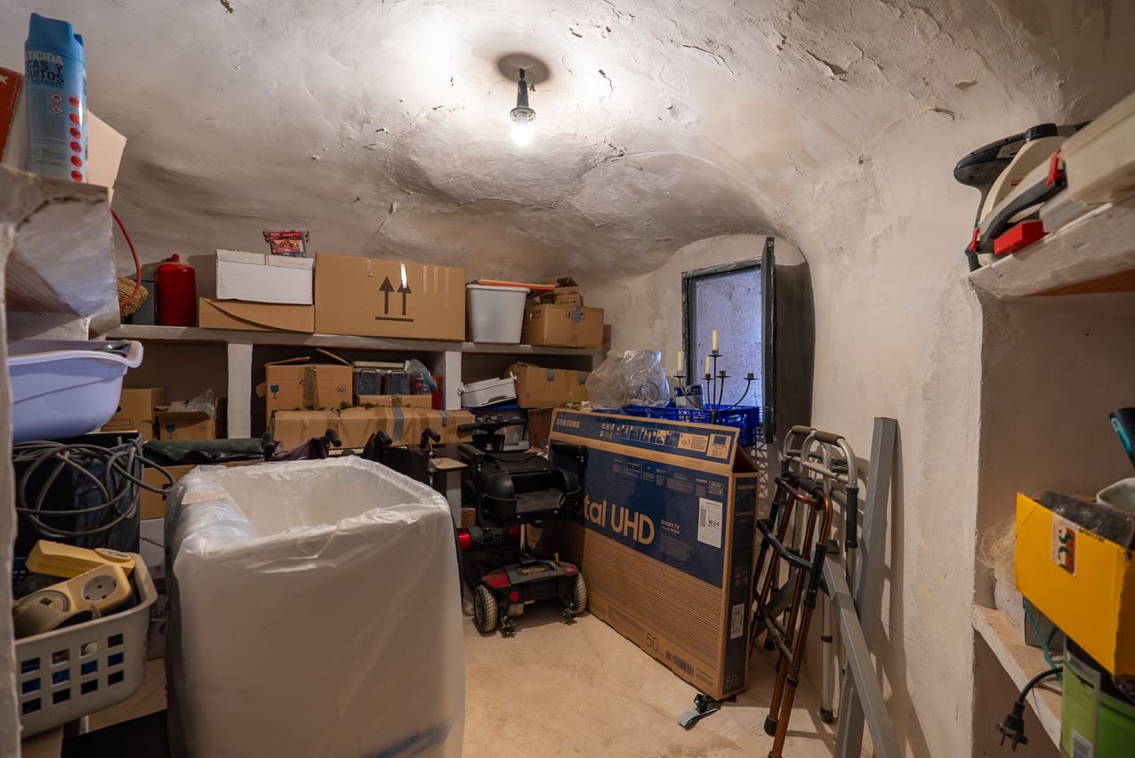 4 soveværelse Hulehus til salg i Algayat med swimmingpool - € 149.950 (Ref: 9312066)