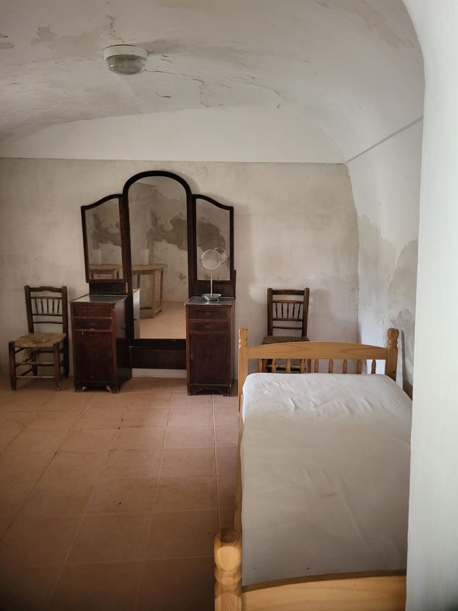 4 soveværelse Hulehus til salg i Algayat med swimmingpool - € 149.950 (Ref: 9312066)