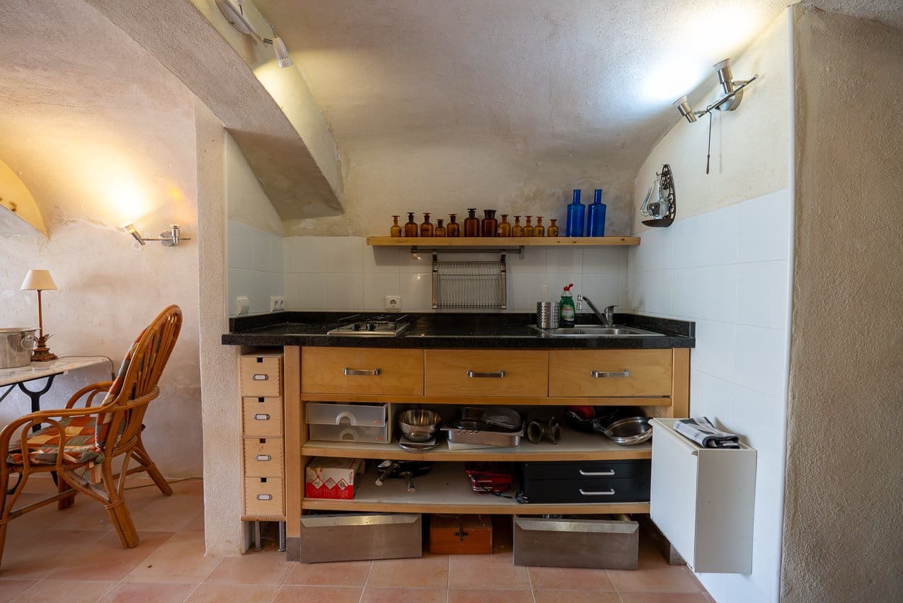 4 bedroom Cave House for sale in Algayat with pool - € 149,950 (Ref: 9312066)