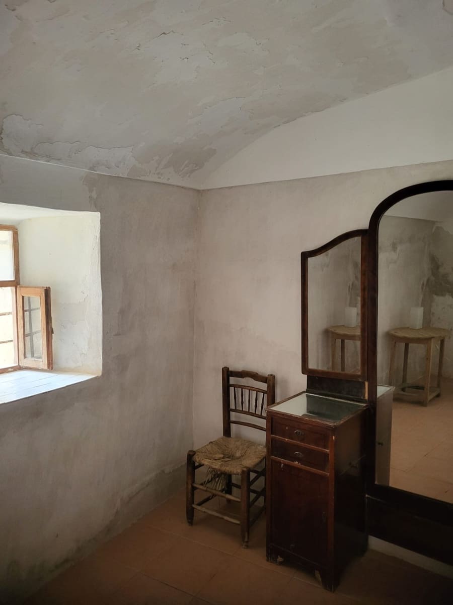 4 bedroom Cave House for sale in Algayat with pool - € 149,950 (Ref: 9312066)