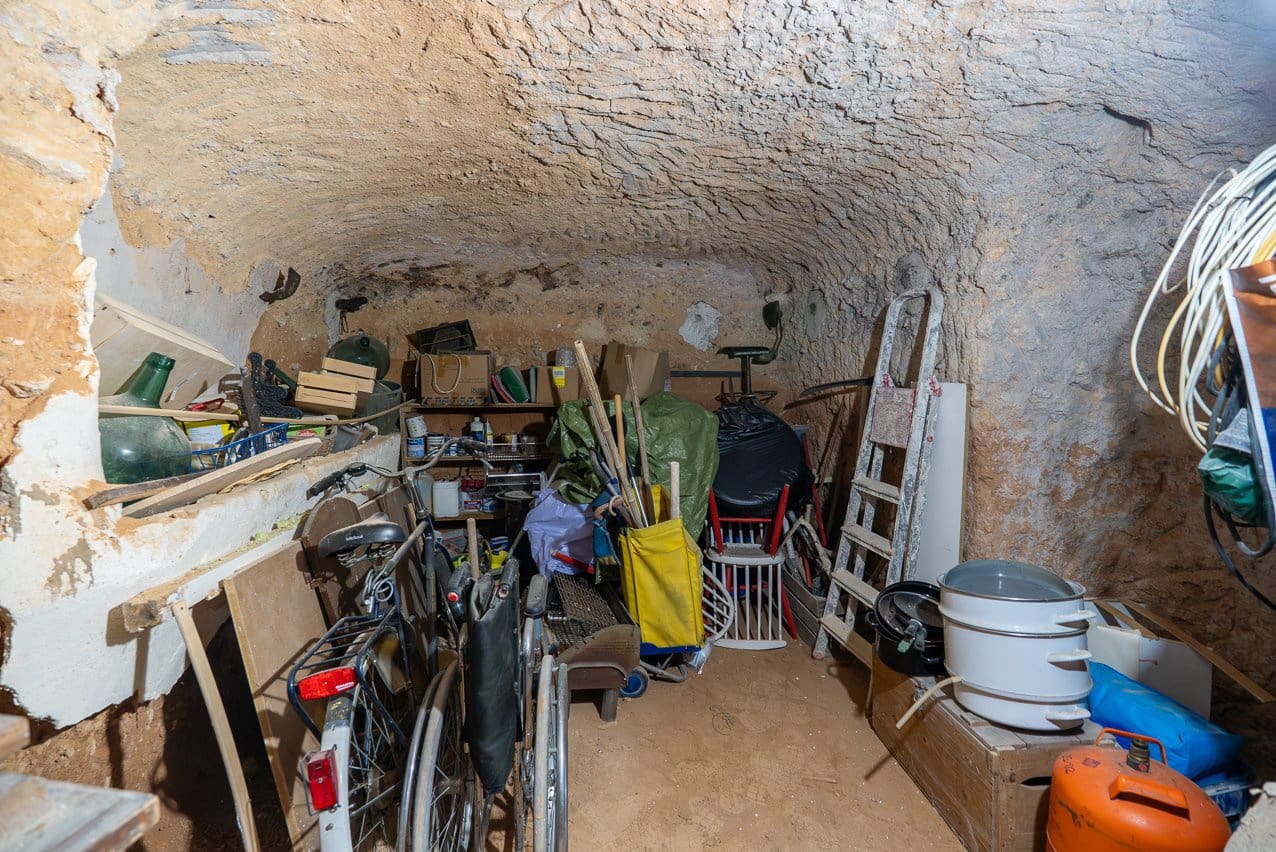 4 bedroom Cave House for sale in Algayat with pool - € 149,950 (Ref: 9312066)