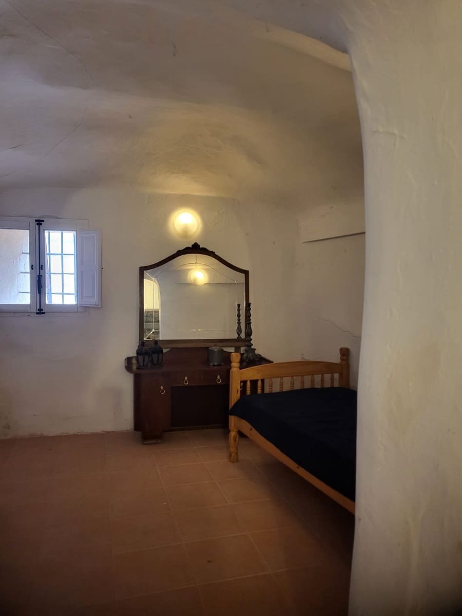 4 bedroom Cave House for sale in Algayat with pool - € 149,950 (Ref: 9312066)