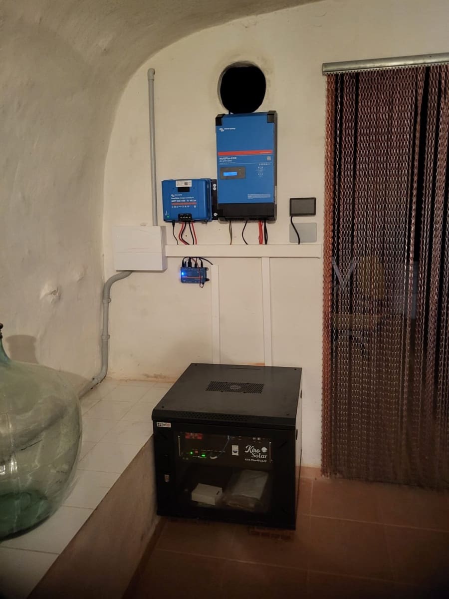 4 bedroom Cave House for sale in Algayat with pool - € 149,950 (Ref: 9312066)
