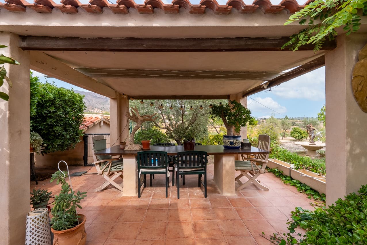 5 sovrum Finca/Hus på landet till salu i La Romana med pool - 270 000 € (Ref: 9312067)