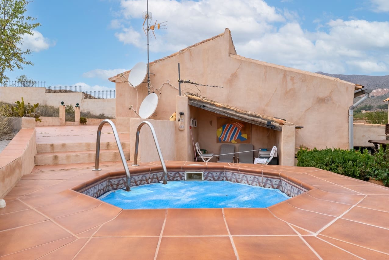 5 sovrum Finca/Hus på landet till salu i La Romana med pool - 270 000 € (Ref: 9312067)