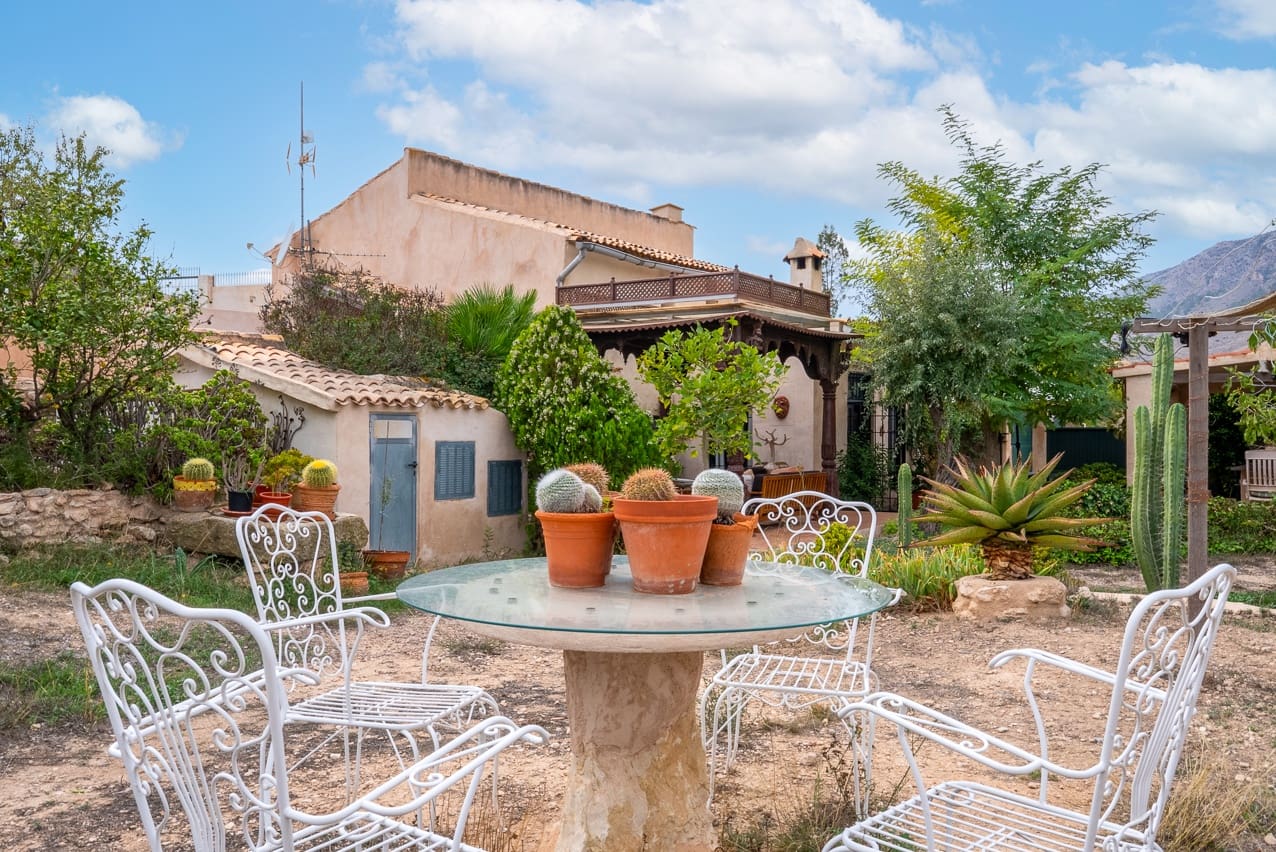 5 sovrum Finca/Hus på landet till salu i La Romana med pool - 270 000 € (Ref: 9312067)