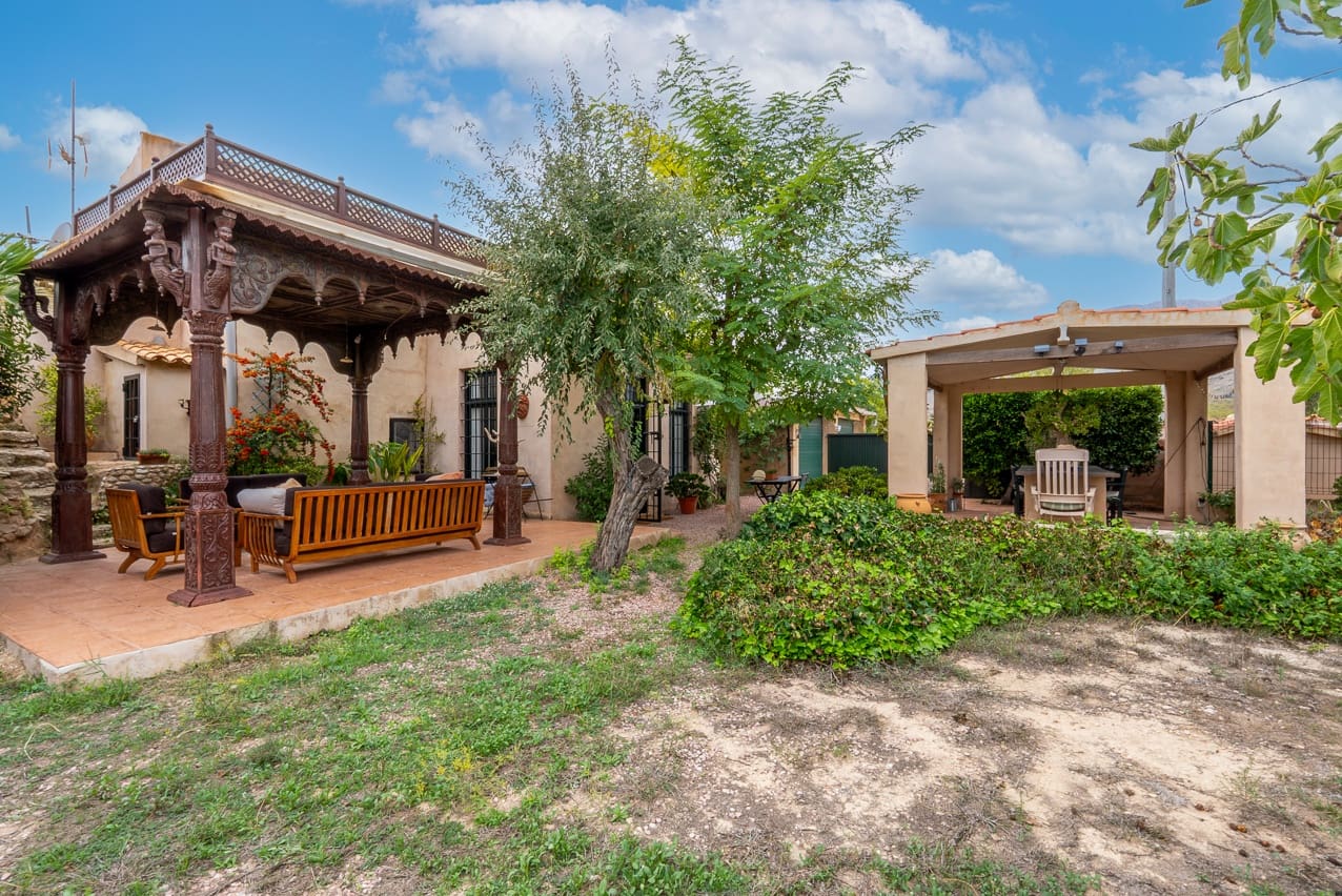 5 sovrum Finca/Hus på landet till salu i La Romana med pool - 270 000 € (Ref: 9312067)