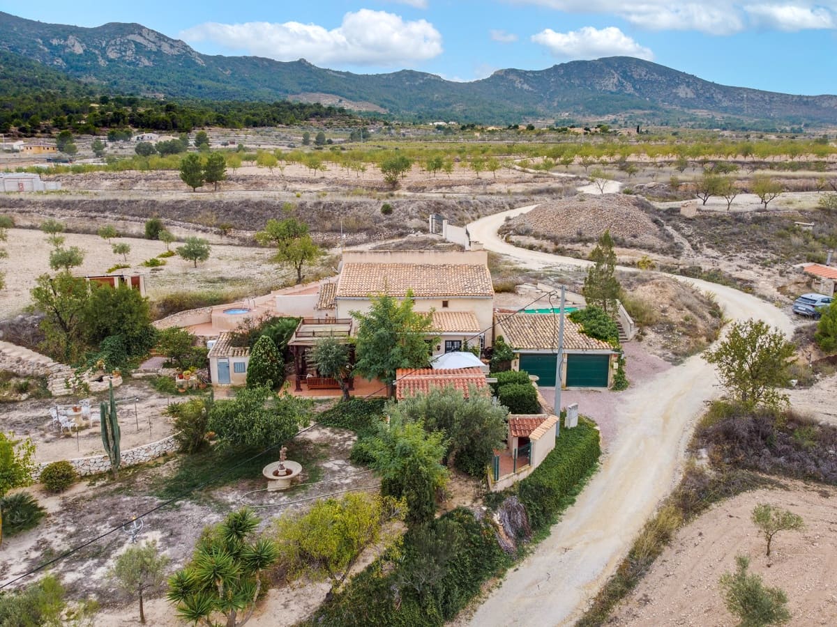 5 sovrum Finca/Hus på landet till salu i La Romana med pool - 270 000 € (Ref: 9312067)