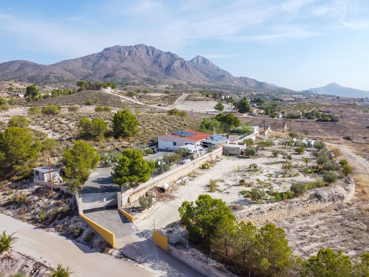 5 slaapkamer Finca/Landhuis te koop in Macisvenda met zwembad - € 285.000 (Ref: 9312068)