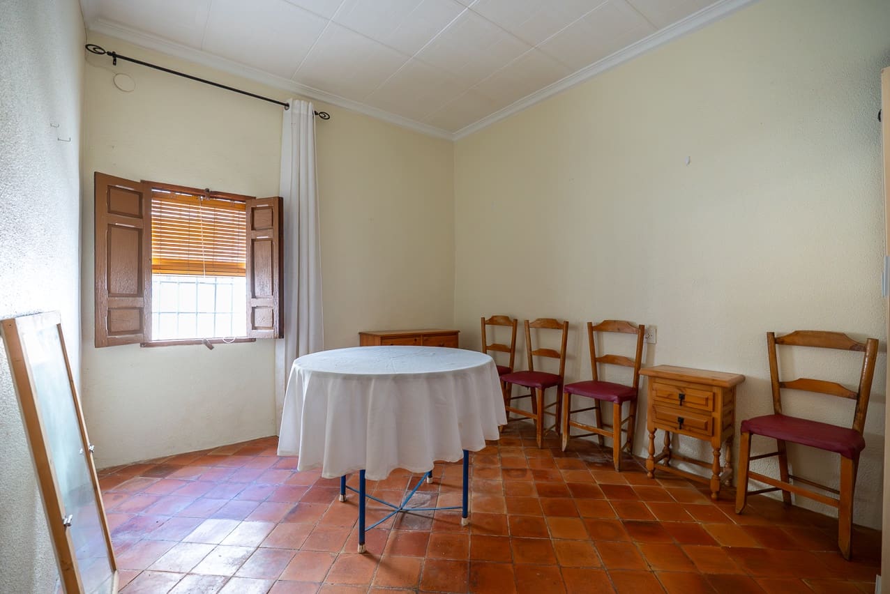 3 soverom Hus til salgs i Pinoso med svømmebasseng - € 110 000 (Ref: 9319966)