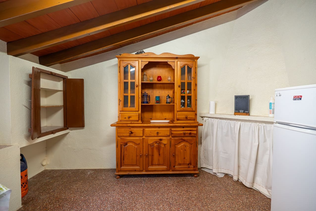 3 soverom Hus til salgs i Pinoso med svømmebasseng - € 110 000 (Ref: 9319966)