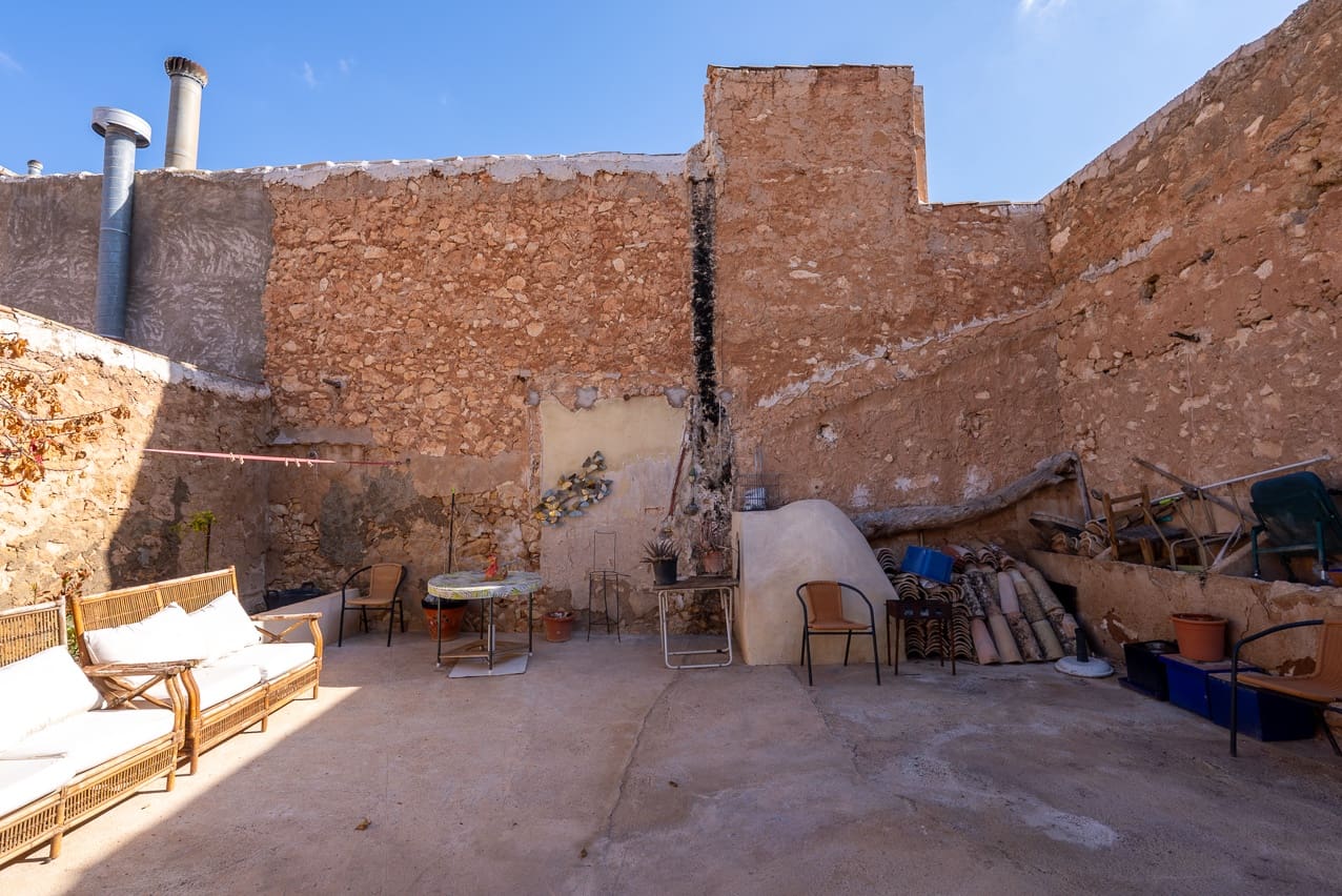 3 soverom Hus til salgs i Pinoso med svømmebasseng - € 110 000 (Ref: 9319966)