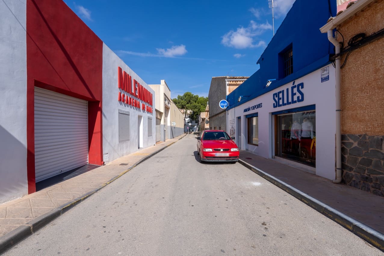 3 soverom Hus til salgs i Pinoso med svømmebasseng - € 110 000 (Ref: 9319966)