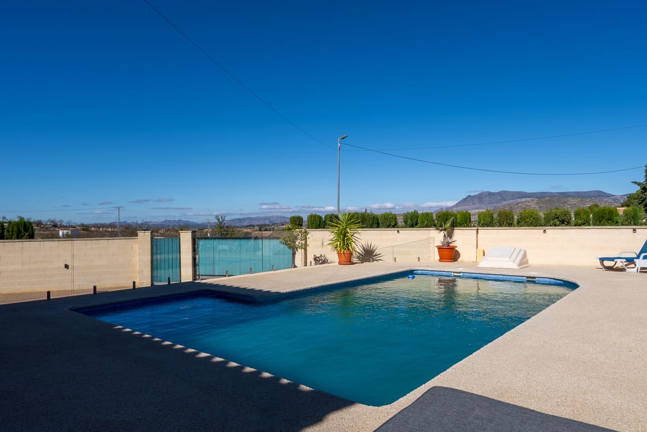 3 quarto Moradia para venda em Jumilla com piscina - 225 000 € (Ref: 9370351)