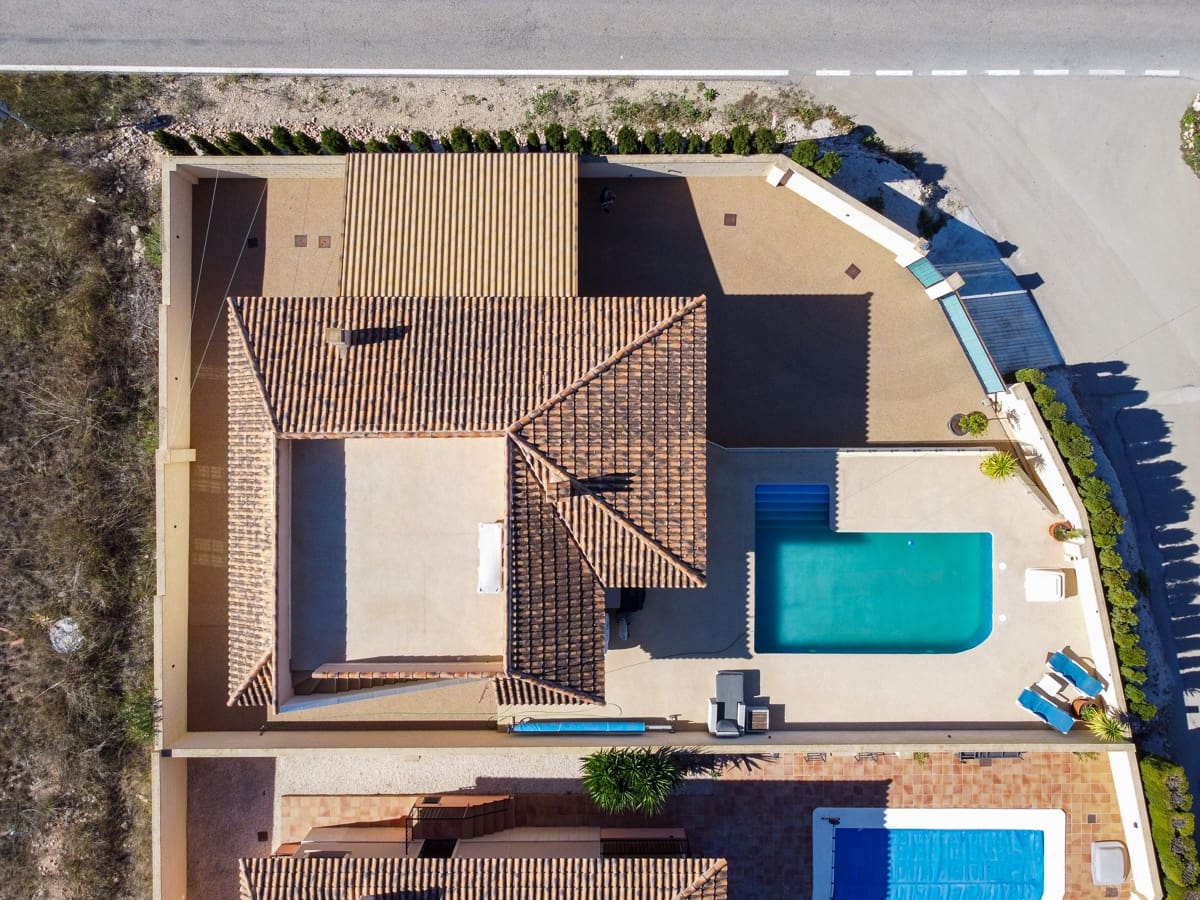 3 quarto Moradia para venda em Jumilla com piscina - 225 000 € (Ref: 9370351)