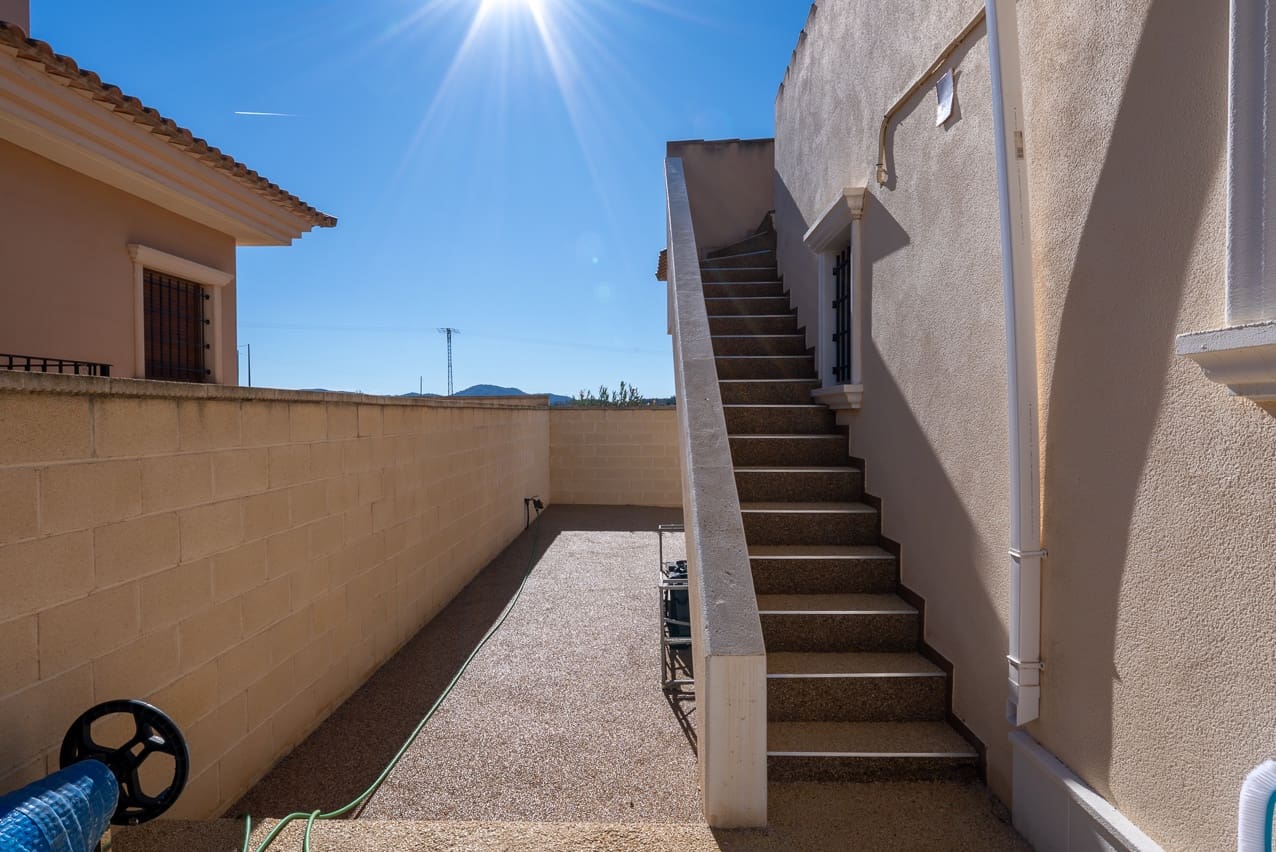 3 quarto Moradia para venda em Jumilla com piscina - 225 000 € (Ref: 9370351)