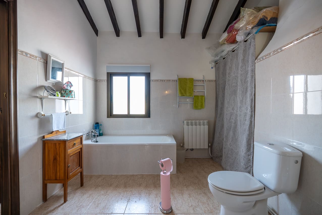 4 soverom Hus til salgs i Pinoso med svømmebasseng - € 275 000 (Ref: 9372342)