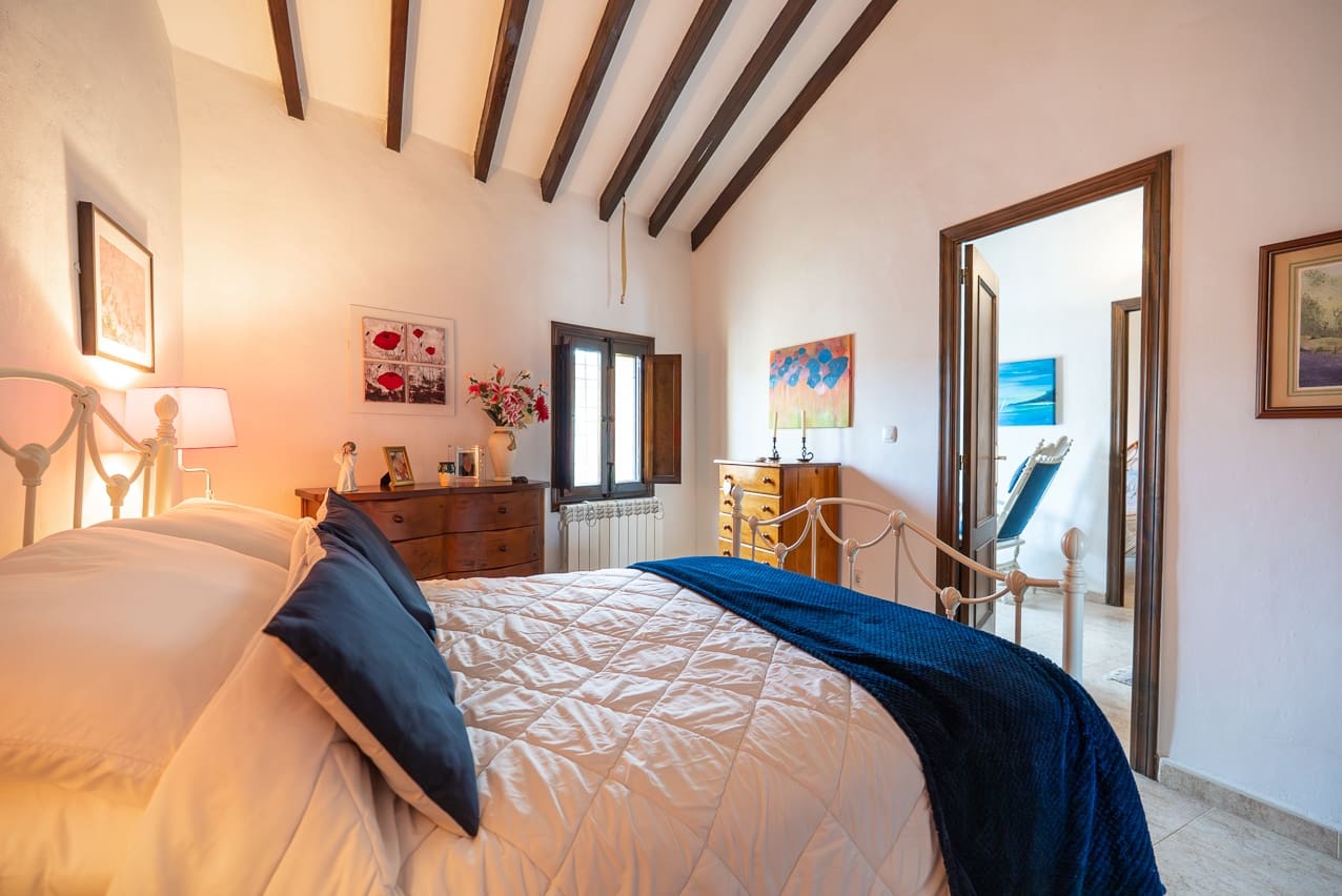 4 soverom Hus til salgs i Pinoso med svømmebasseng - € 275 000 (Ref: 9372342)