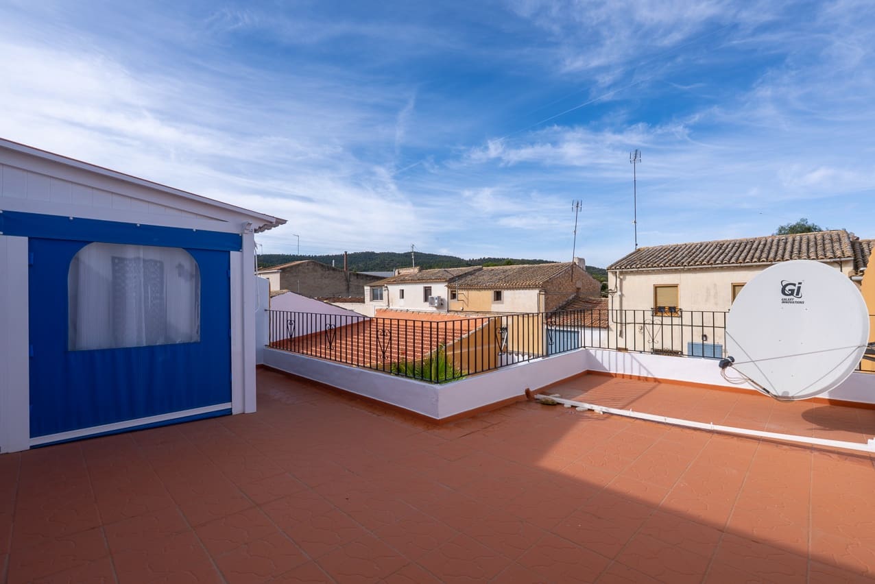 4 soverom Hus til salgs i Pinoso med svømmebasseng - € 275 000 (Ref: 9372342)