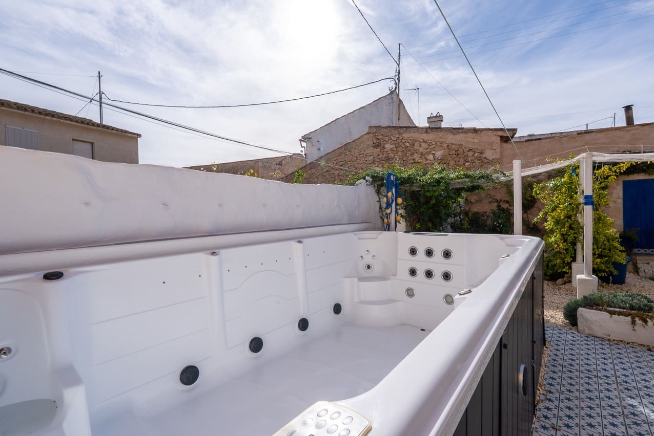 4 soverom Hus til salgs i Pinoso med svømmebasseng - € 275 000 (Ref: 9372342)