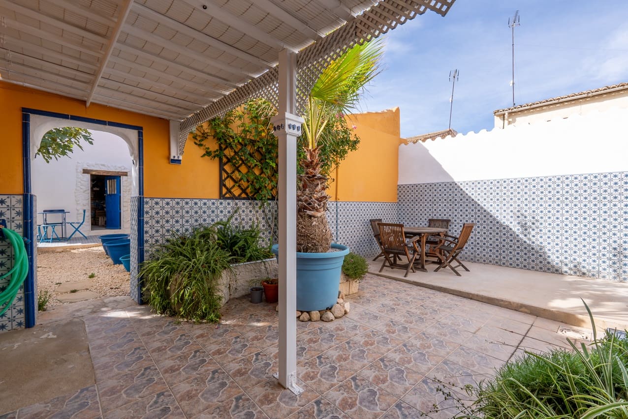 4 soverom Hus til salgs i Pinoso med svømmebasseng - € 275 000 (Ref: 9372342)