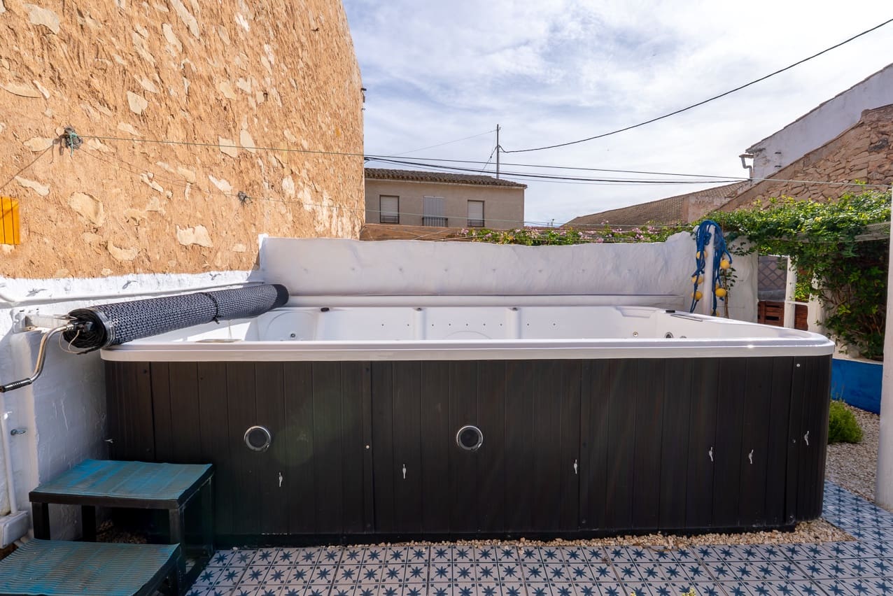 4 soverom Hus til salgs i Pinoso med svømmebasseng - € 275 000 (Ref: 9372342)