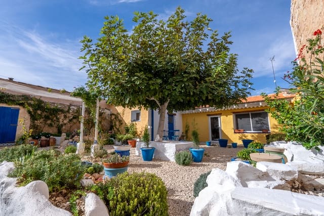 4 soverom Hus til salgs i Pinoso med svømmebasseng - € 275 000 (Ref: 9372342)