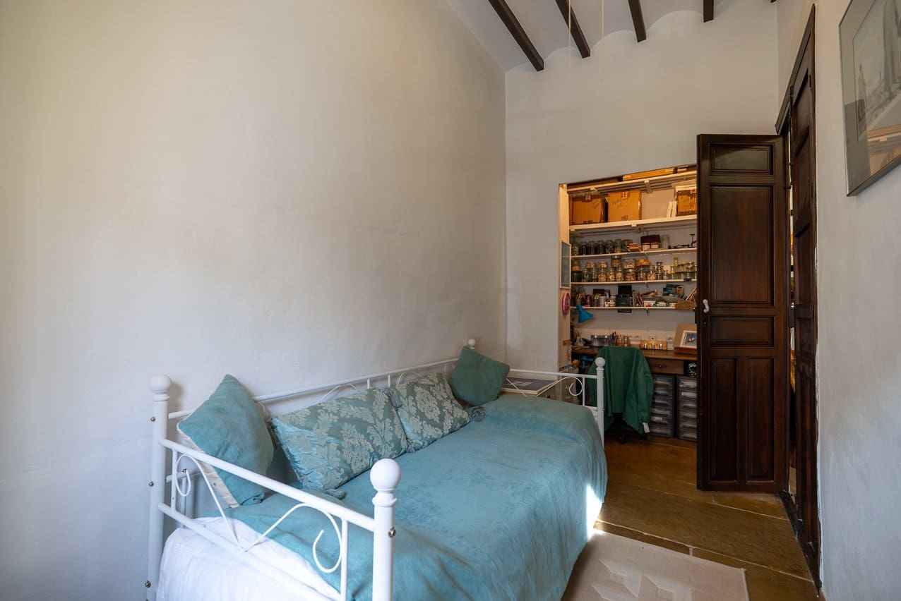 4 bedroom Townhouse for sale in Chinorlet / Xinorlet with pool - € 275,000 (Ref: 9372342)