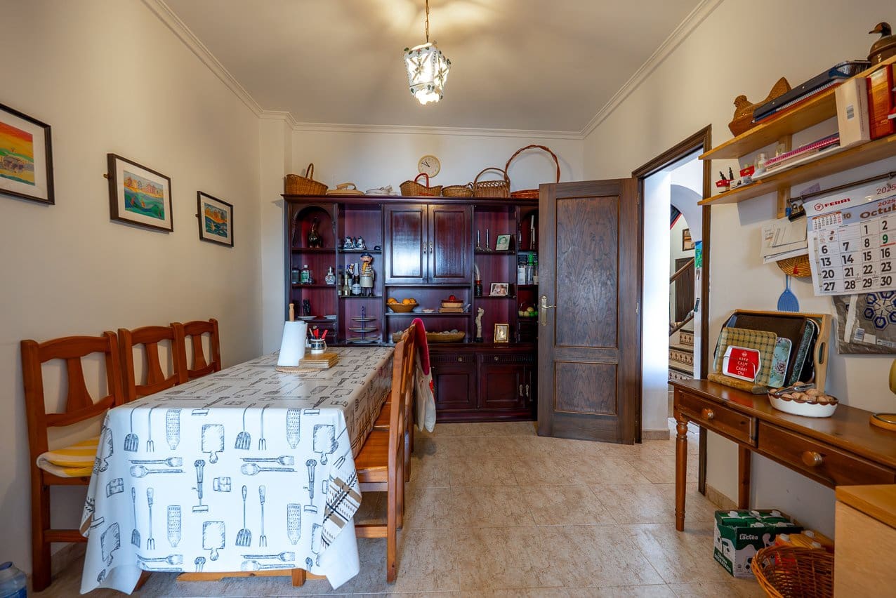 4 bedroom Townhouse for sale in Chinorlet / Xinorlet with pool - € 275,000 (Ref: 9372342)