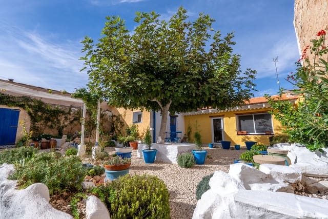 4 bedroom Townhouse for sale in Chinorlet / Xinorlet, Monóvar / Monóver with pool - € 275,000 (Ref: 9372342)