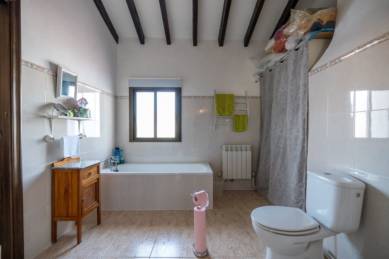 4 bedroom Townhouse for sale in Chinorlet / Xinorlet with pool - € 275,000 (Ref: 9372342)