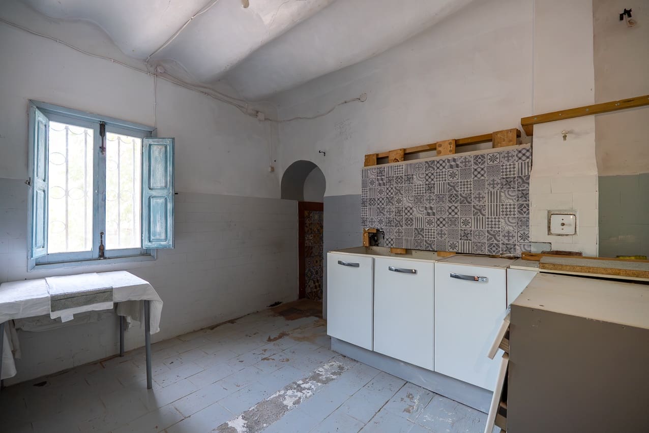 8 soveværelse Finca/Landehus til salg i Monovar / Monover med swimmingpool - € 156.000 (Ref: 9409844)