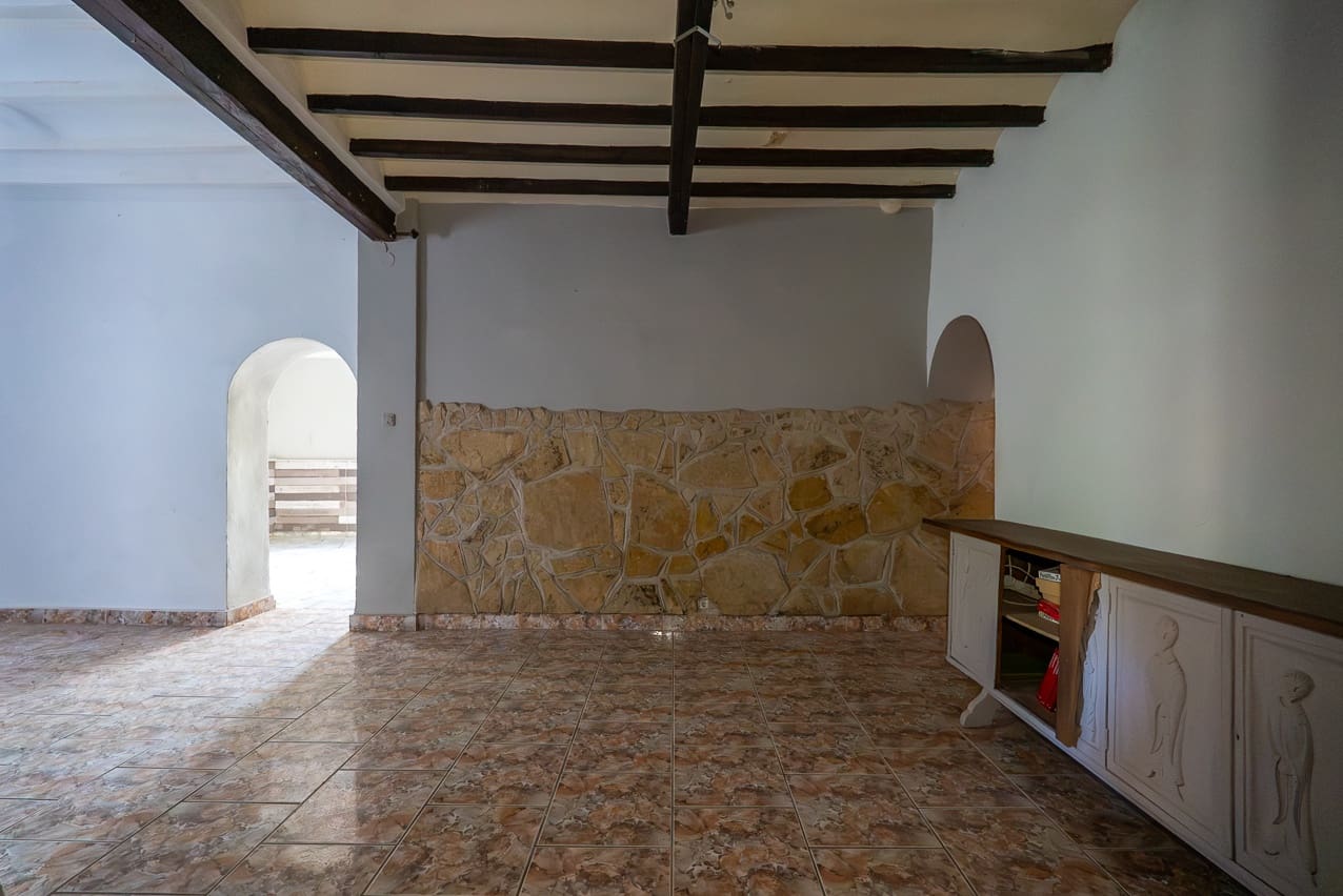 8 soveværelse Finca/Landehus til salg i Monovar / Monover med swimmingpool - € 156.000 (Ref: 9409844)