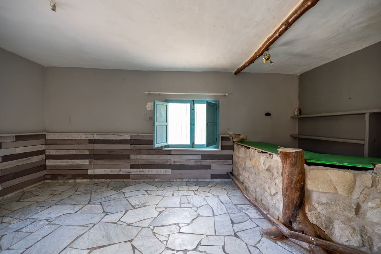 8 soveværelse Finca/Landehus til salg i Monovar / Monover med swimmingpool - € 156.000 (Ref: 9409844)