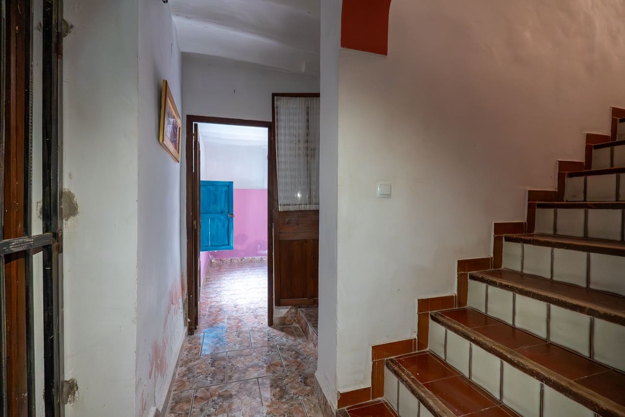 8 soveværelse Finca/Landehus til salg i Monovar / Monover med swimmingpool - € 156.000 (Ref: 9409844)