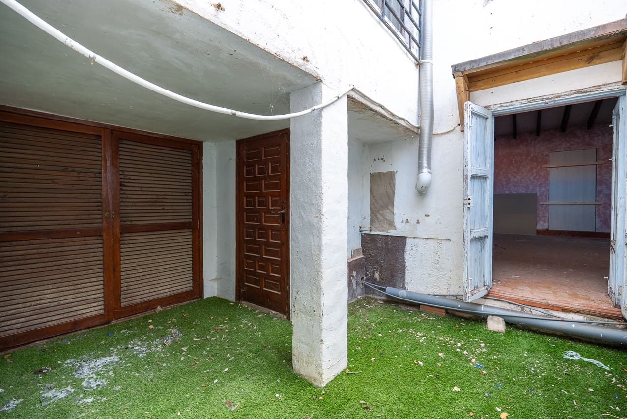 8 soveværelse Finca/Landehus til salg i Monovar / Monover med swimmingpool - € 156.000 (Ref: 9409844)