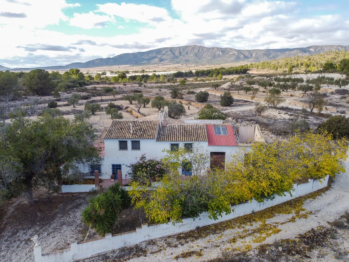 8 soveværelse Finca/Landehus til salg i Monovar / Monover med swimmingpool - € 156.000 (Ref: 9409844)