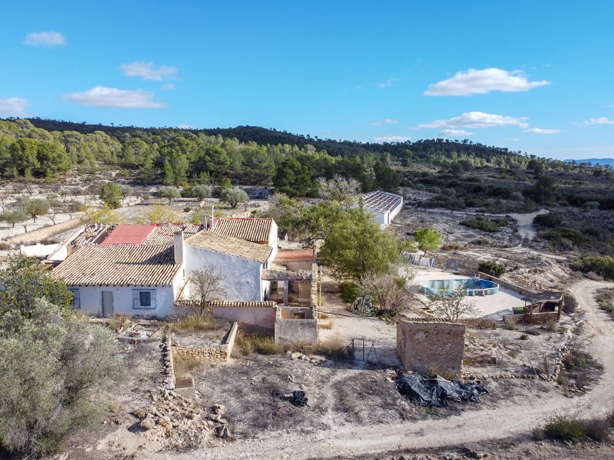 8 soveværelse Finca/Landehus til salg i Monovar / Monover med swimmingpool - € 156.000 (Ref: 9409844)