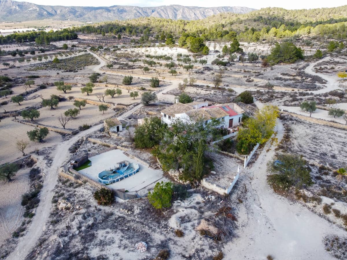 8 soveværelse Finca/Landehus til salg i Monovar / Monover med swimmingpool - € 156.000 (Ref: 9409844)