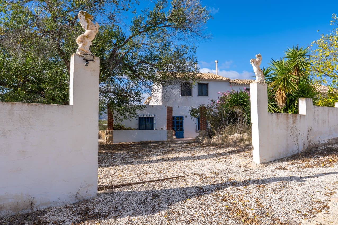 8 soveværelse Finca/Landehus til salg i Monovar / Monover med swimmingpool - € 156.000 (Ref: 9409844)