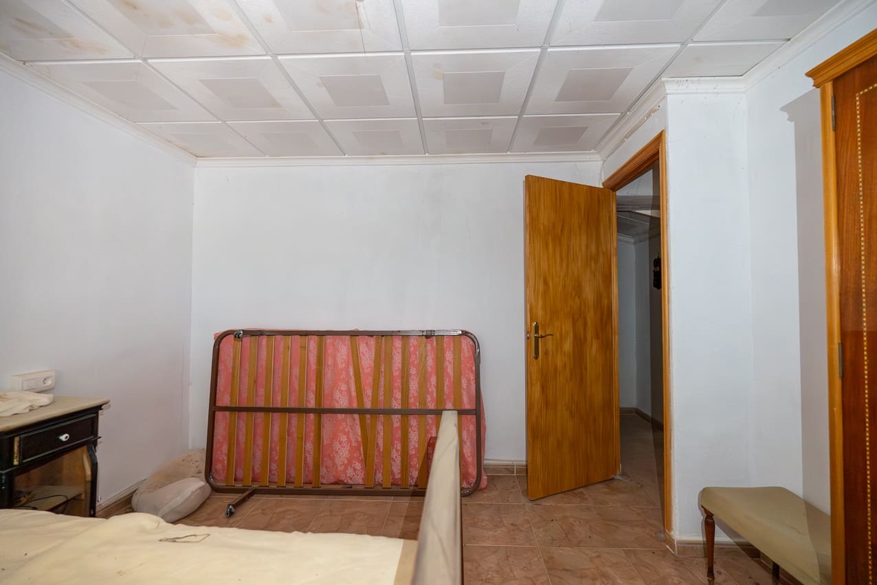 5 sovrum Finca/Hus på landet till salu i Yecla med pool - 95 000 € (Ref: 9428195)