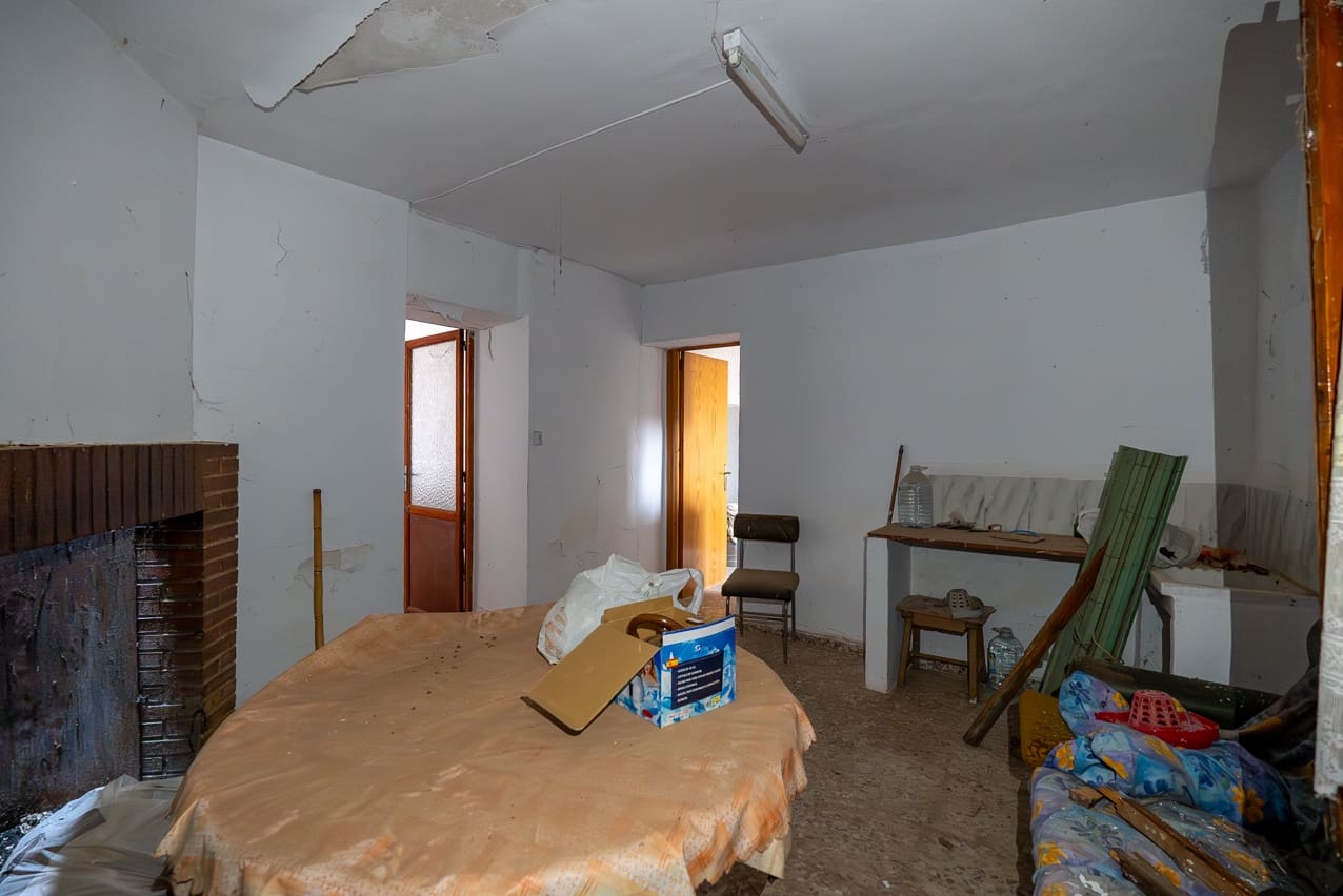 5 sovrum Finca/Hus på landet till salu i Yecla med pool - 95 000 € (Ref: 9428195)