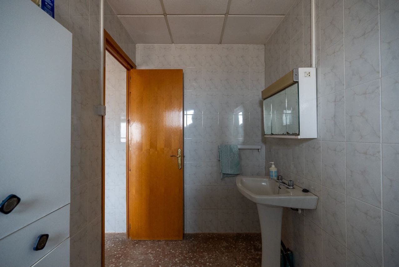 5 sovrum Finca/Hus på landet till salu i Yecla med pool - 95 000 € (Ref: 9428195)