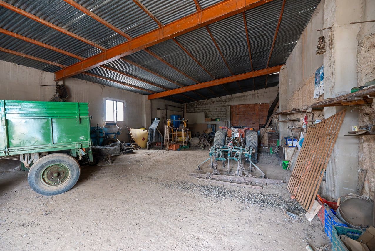 5 bedroom Finca/Country House for sale in Yecla with pool garage - € 80,000 (Ref: 9428195)