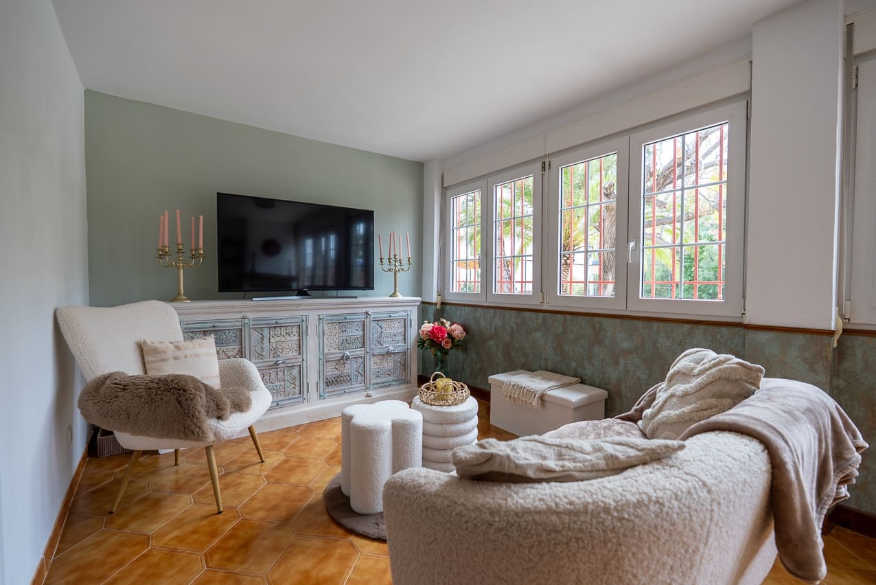 4 bedroom Villa for sale in Novelda with pool - € 320,000 (Ref: 9470043)