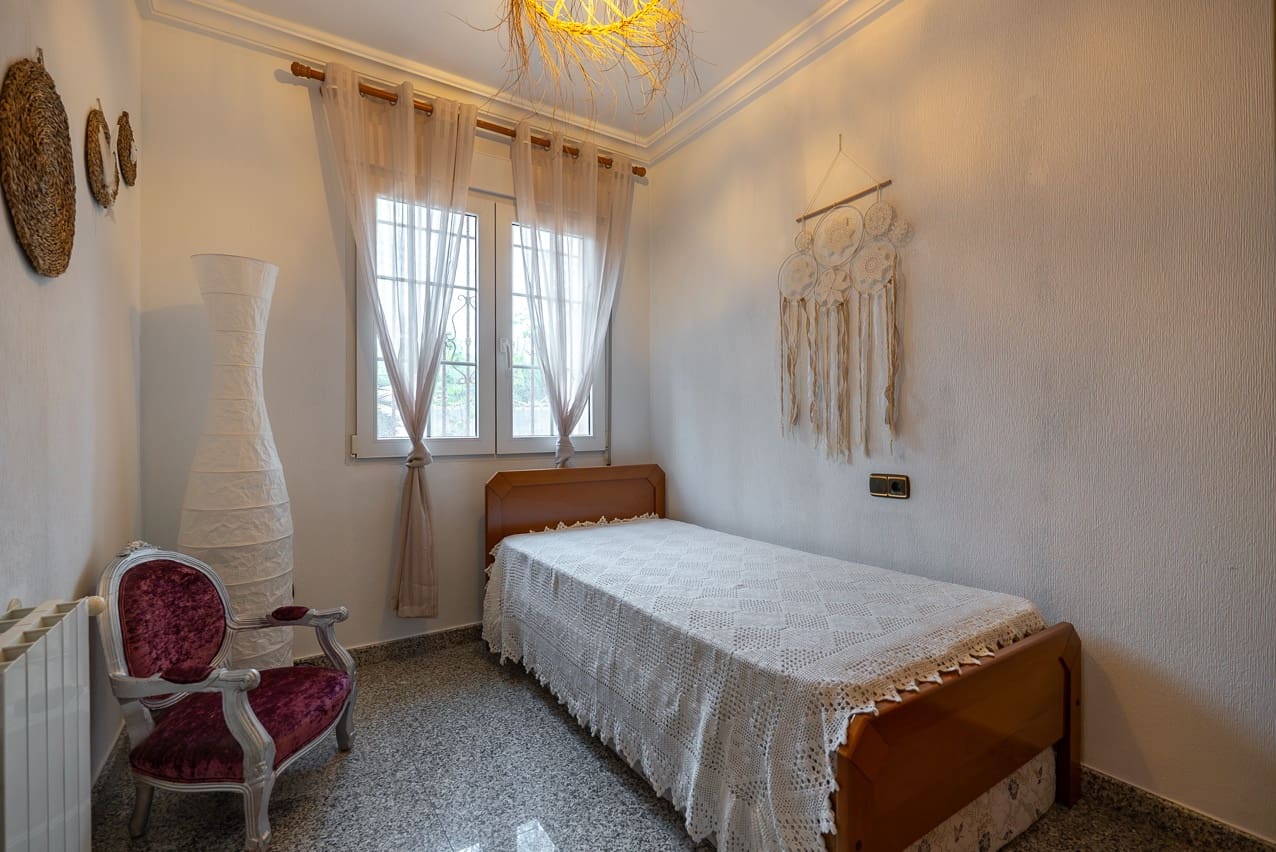 4 bedroom Villa for sale in Novelda with pool - € 320,000 (Ref: 9470043)